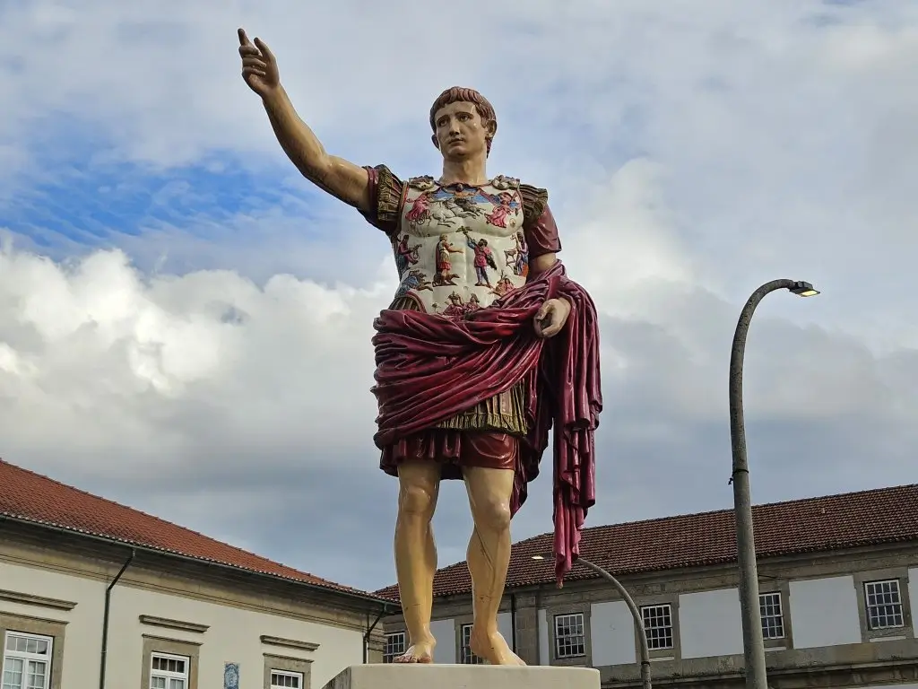 Estátua de César Augusto
