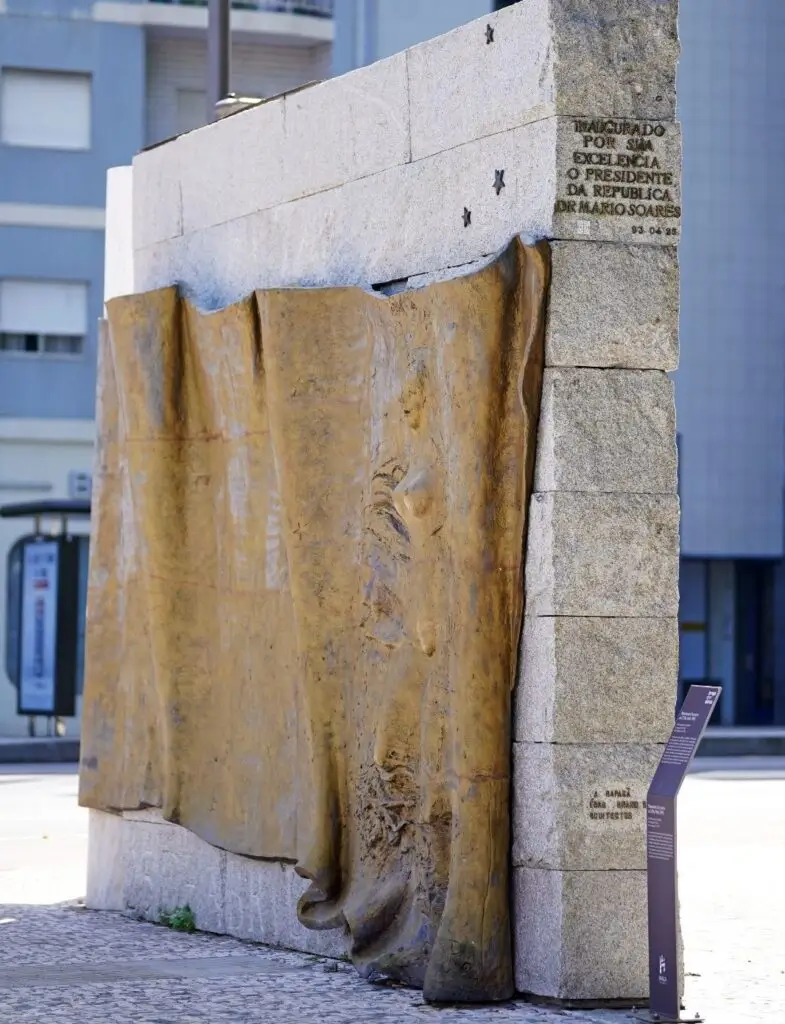 Monumento Evocativo ao 25 de Abril
