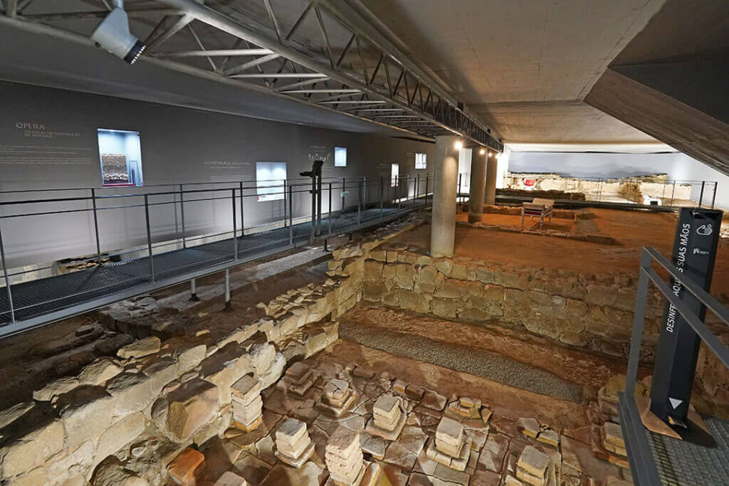 Domus da Escola Velha da Sé