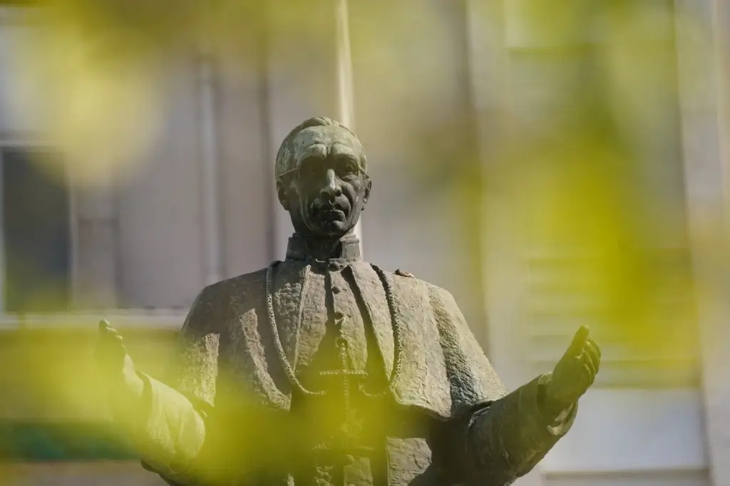 Estátua de Pio XII