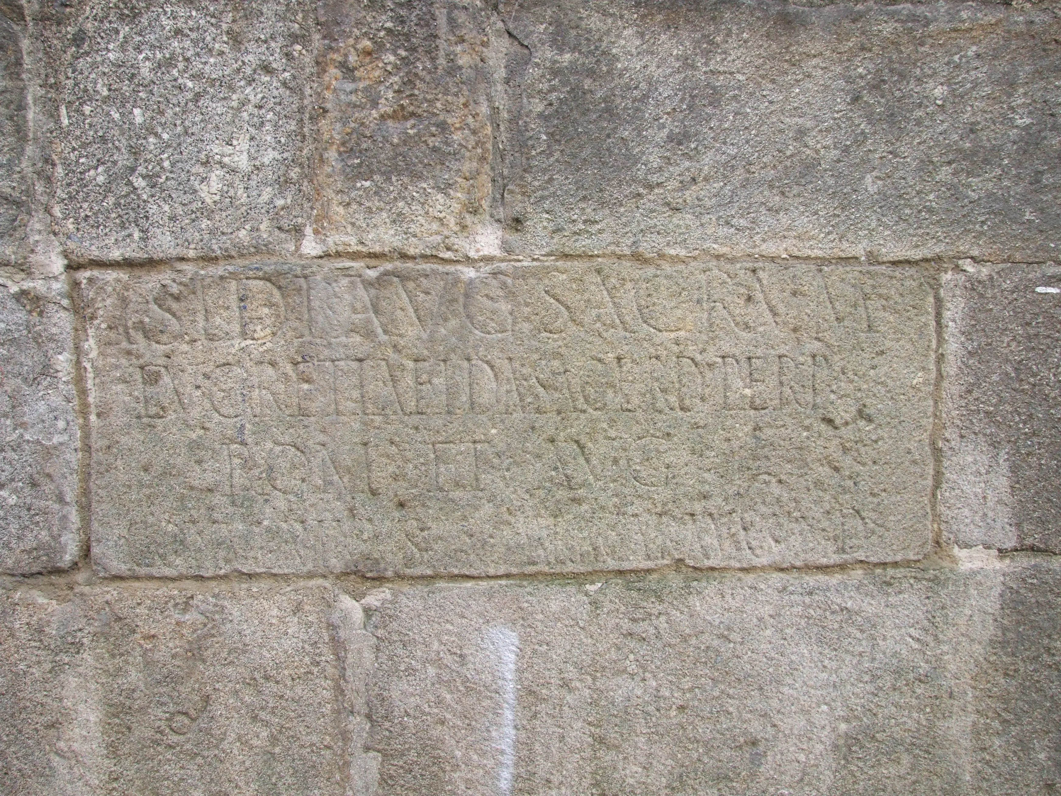 Inscrição Romana à Deusa Ísis