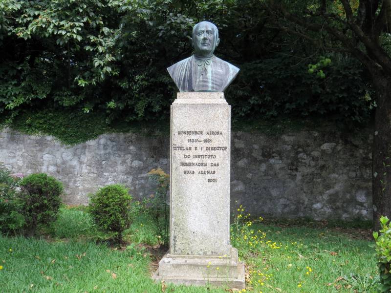 Busto de Monsenhor Airosa